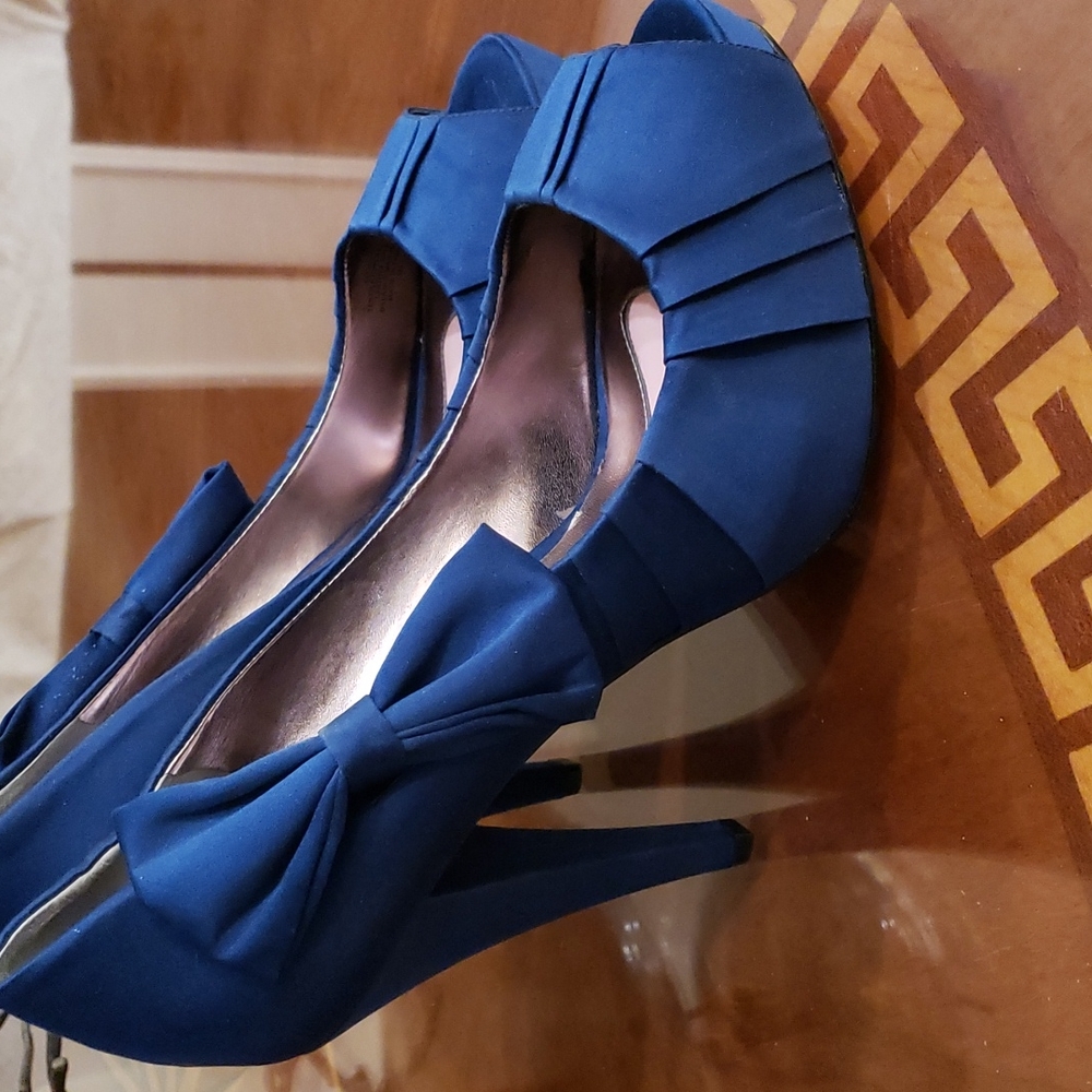 Beautiful royal blue shoes brand new never used - Picture 8 of 8